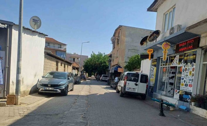 Köşklü vatandaşlardan ’kaldırım’ tepkisi