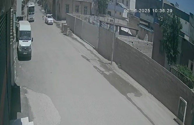 Küçük çocuğa çarpan vicdansız sürücü olay yerinden kaçtı