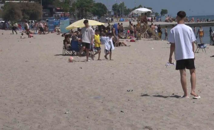 Küçükçekmece’de bayramın 2’nci gününde vatandaşlar sahile akın etti