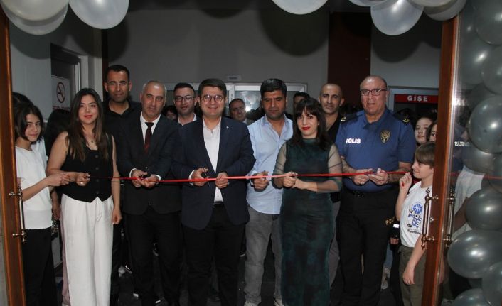 Kula’da ortaokul öğrencilerinden anlamlı sanat buluşması