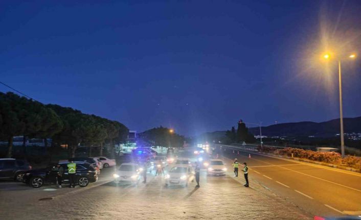 Kural tanımaz sürücüler jandarmadan kaçamadı