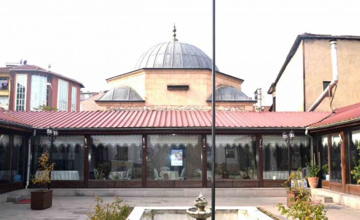 Kütahya Rüstem Paşa Medresesi tarihe ışık tutuyor