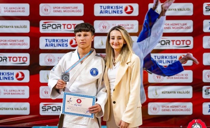 Kütahyalı sporcu Altay Gönen’den gururlandıran başarı
