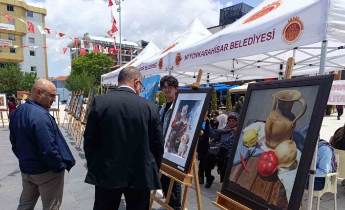 Lise öğrencilerinin sergisi büyük ilgi gördü