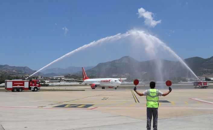 Macaristan’ın başkenti Budapeşte’den Gazipaşa’ya ilk uçuş gerçekleşti