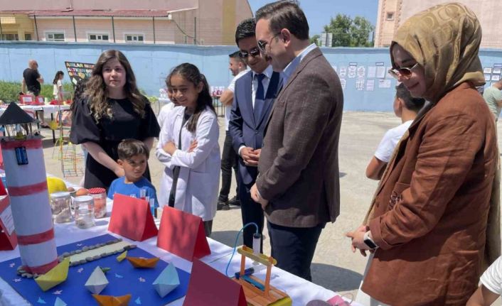 Malazgirt BİLSEM öğrencilerinden yılsonu sergisi