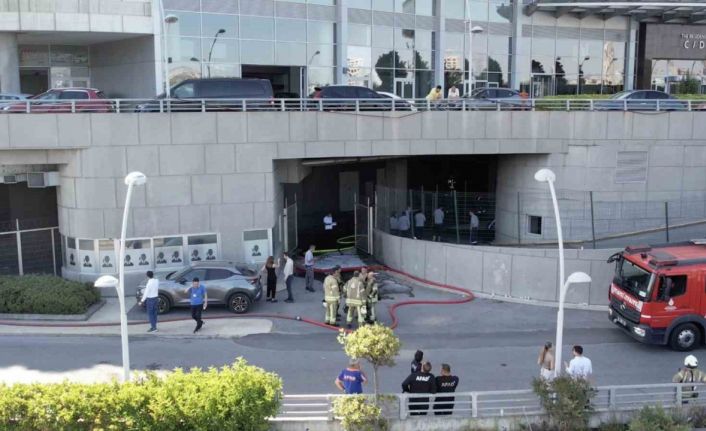 Mall of İstanbul’da yangın paniği