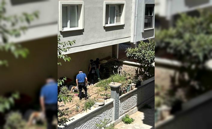 Manisa’da bunalıma giren bir kişi intihar etti