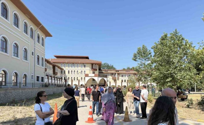 Maraton devam ediyor: YKS’nin ikinci oturumu için öğrenciler ter dökmeye başladı