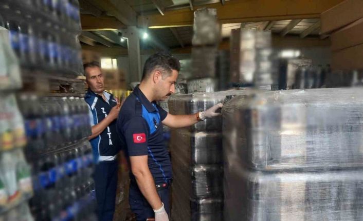 Mardin Büyükşehir Belediyesi zabıta ekipleri tarihi geçmiş ürünlere el koydu