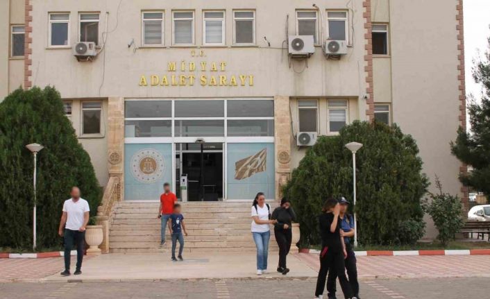 Mardin’de bir eve giren kız kardeşler, servet değerinde çaldıkları altınlarla yakalandı