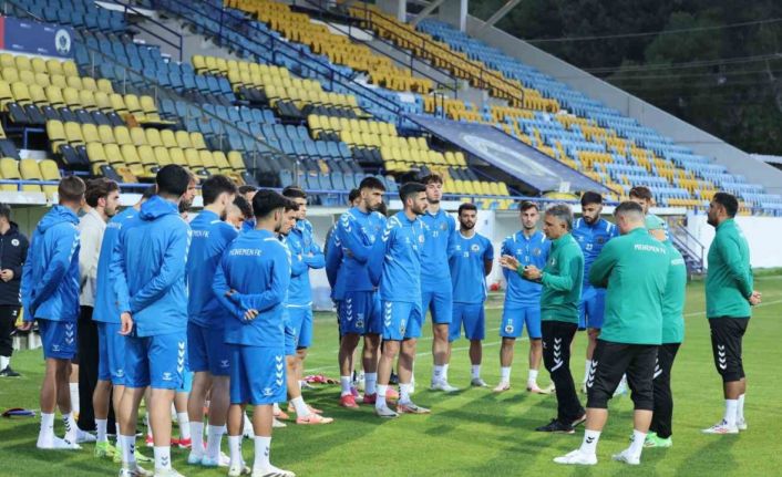 Menemen FK’da belirsizlik hakim