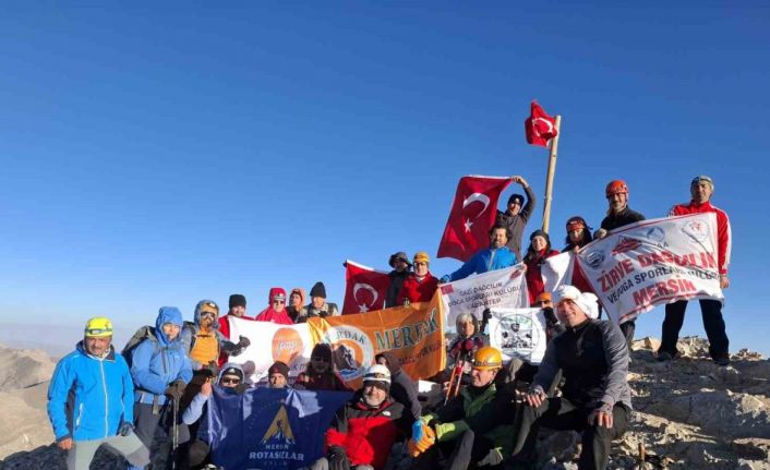 MERDAK’ın 19. Ulusal Dağcılık Festivali’nde Medetsiz Zirvesine anma tırmanışı yapıldı