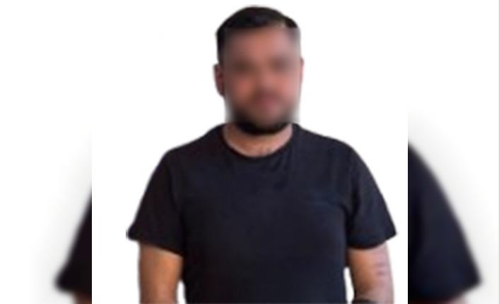 Merdivende çocuğunu tekmeleyen cani baba adliyeye sevk edildi