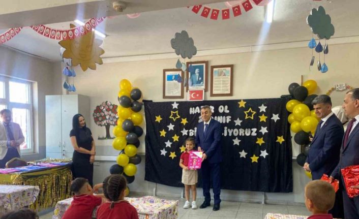 Mersin’de 403 bin öğrenci karne sevinci yaşadı