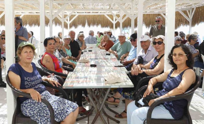 Mersin’de emeklilere ’Yaza Merhaba’ etkinliği