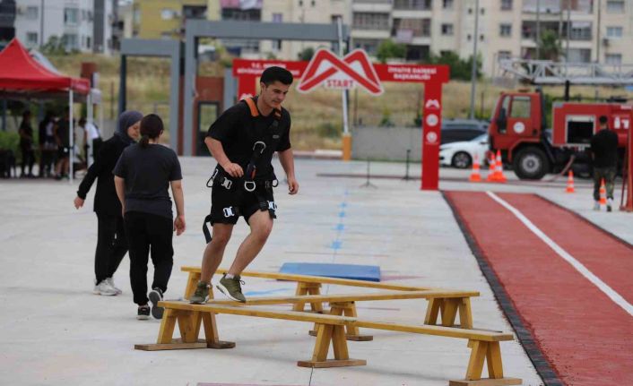 Mersin’de itfaiye eri adayları parkur sınavına hazırlanıyor