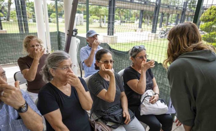 Mersin’de yaşlılara doğru solunumun önemi anlatıldı