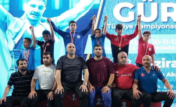 Minikler Güreş Şampiyonası’nda Kartepe’den 5 sporcu dereceye girdi