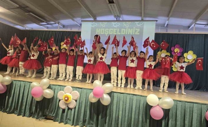 Minikler için yıl sonu mezuniyet töreni düzenlendi