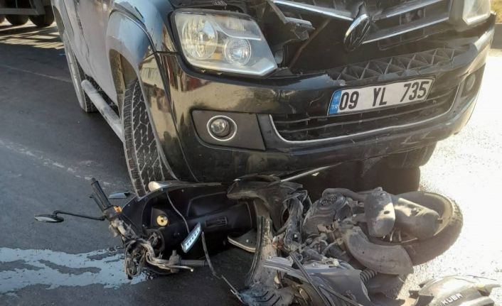 Motosiklet sürücüsü metrelerce sürüklendi