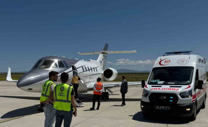 Muş ve Ağrı’dan iki yenidoğan için hava ambulans seferberliği