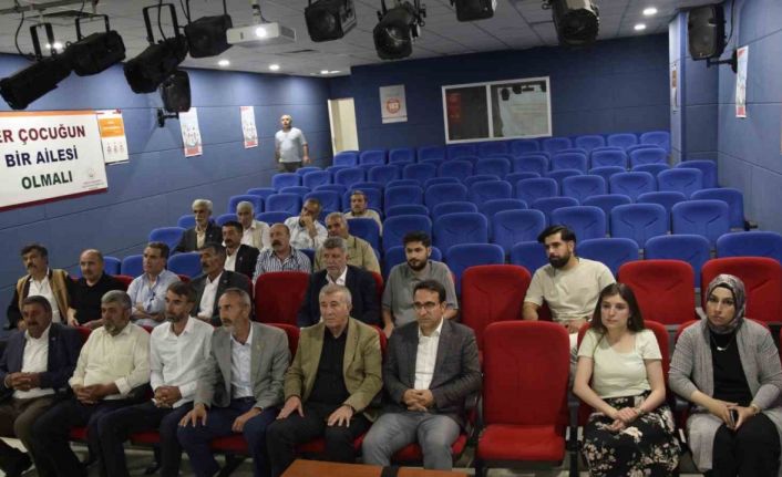 Muş’ta muhtarlara "Koruyucu Aile Olmak" eğitimi verildi