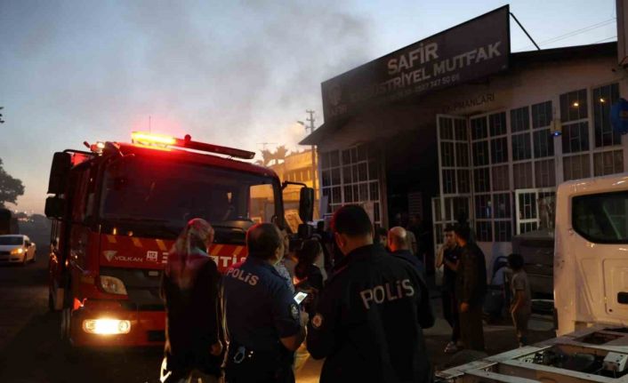 Nevşehir’de iş yeri yangını paniğe neden oldu