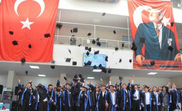 Nuran-Celal Gülşen MTAL’de mezuniyet coşkusu