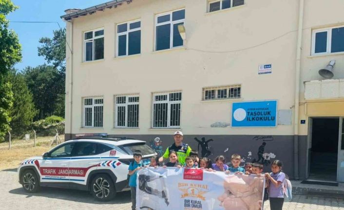 Öğrencilere trafik kuralları anlatıldı