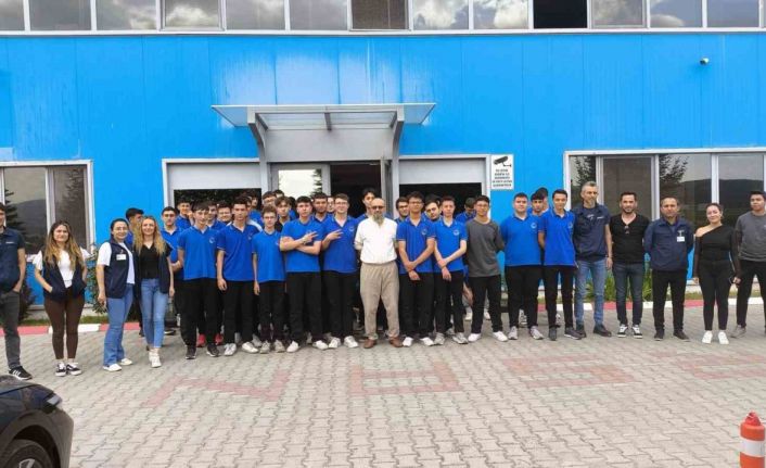Öğrencilerin fabrika ziyareti
