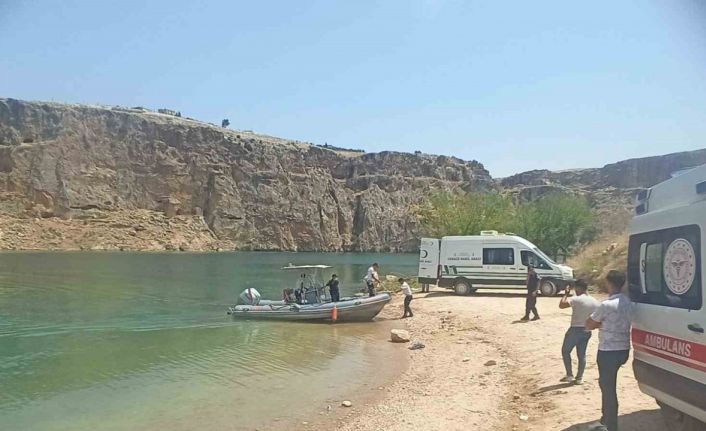 Onurcan Özdemir’in cansız bedeni olay yeri incelemesinin ardından  adli tıp kurumu morguna kaldırıldı