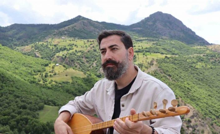 Osman Korkmaz önce hemşerileri için söyledi