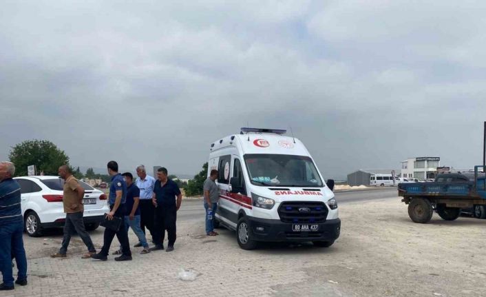 Osmaniye’de araçla çarpışan motosikletteki 2 kişi yaralandı