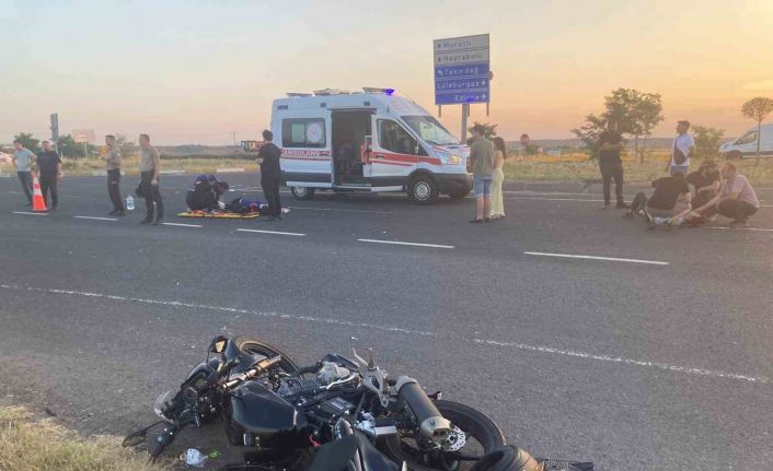 Otomobil ile motosiklet çarpıştı: 2 yaralı