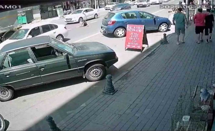 Otomobilin bisikletli çocuğa çarpma anı kamerada