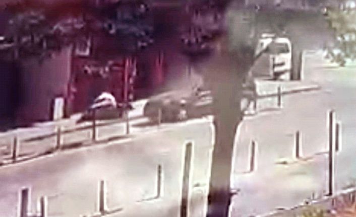 Otomobilin çarptığı motosikletli yaralandı