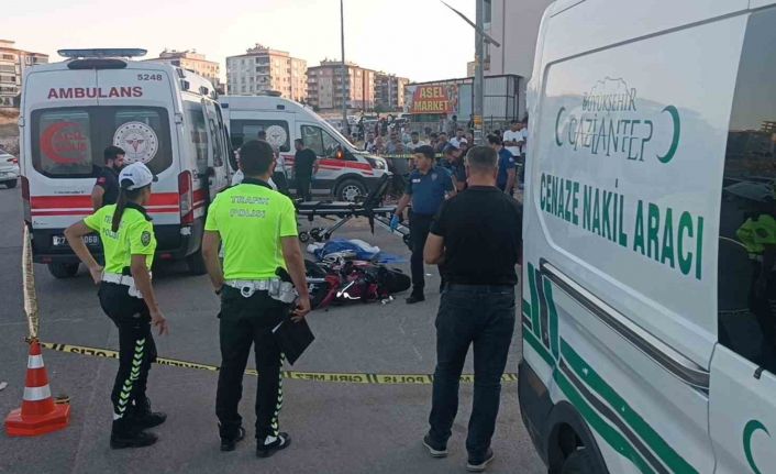 Otomobille çarpışan motosikletin sürücüsü hayatını kaybetti