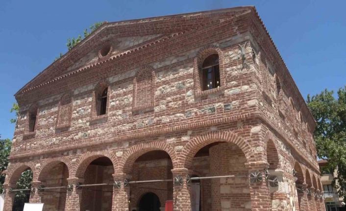 Özlüce Camii yeniden ibadete açıldı, ilk cuma namazı kılındı