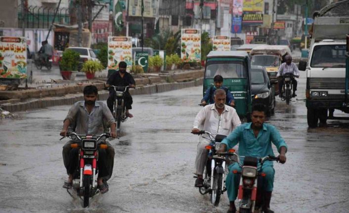 Pakistan’da muson yağışları nedeniyle 57 kişi öldü