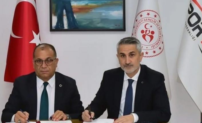 Saimbeyli’ye 5 adet halı saha yapılacak