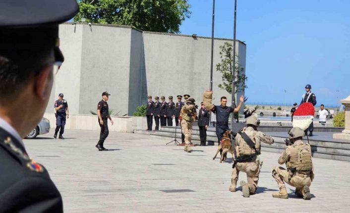 Saldırı köpeği, jandarmanın caydırıcı yüzünü gösterdi