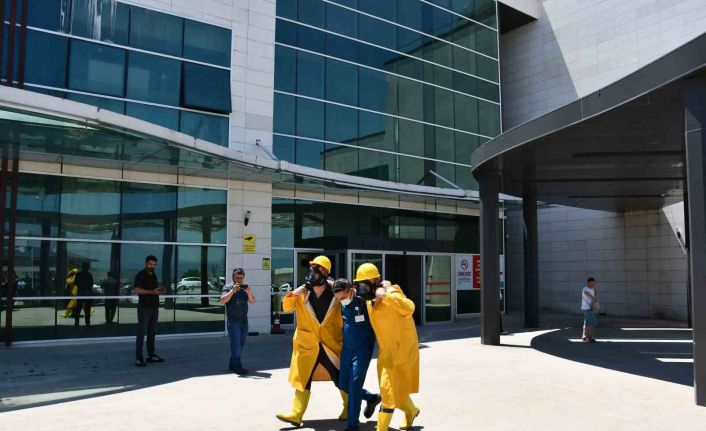 Samsun itfaiyesinden Ağız ve Diş Sağlığı Merkezi’nde yangın eğitimi