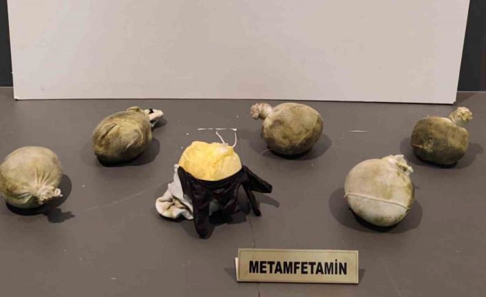 Samsun’da bir araçta 1 kilo metamfetamin ele geçirildi: 3 gözaltı