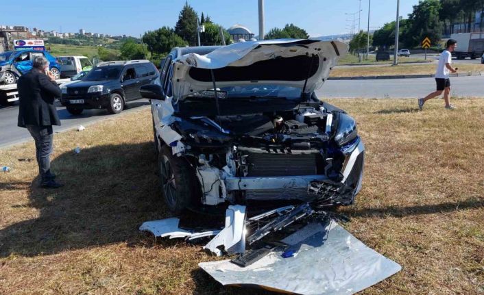 Samsun’da kavşakta 2 otomobil çarpıştı: 4 yaralı