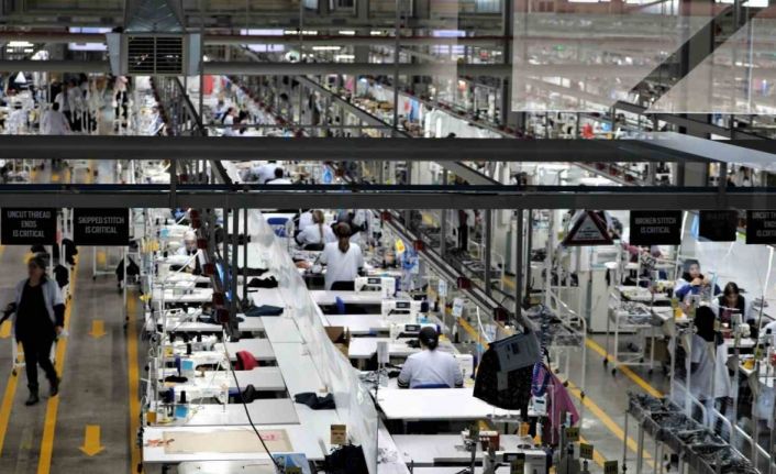 Sanayi üretimi yıllık yüzde 3,3 arttı