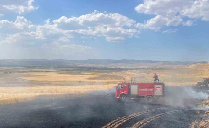Sandıklı’da tarım arazilerinde yangın çıktı