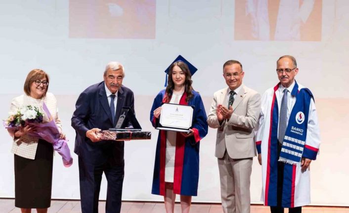 SANKO Üniversitesi Tıp Fakültesinde mezuniyet coşkusu