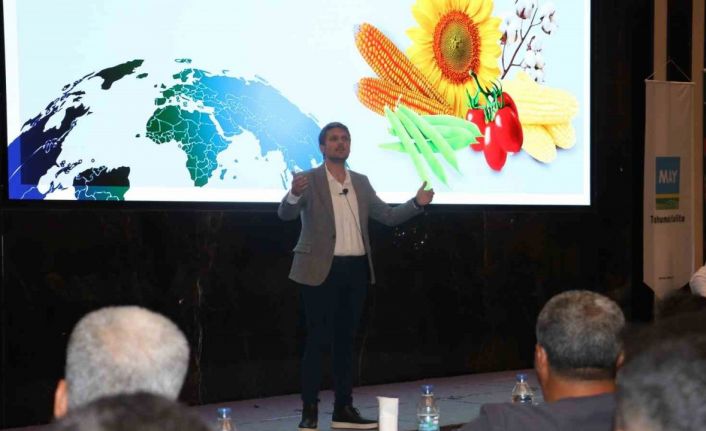 Şanlıurfa’da ziraat mühendisleri mısır üreticileri ile buluştu