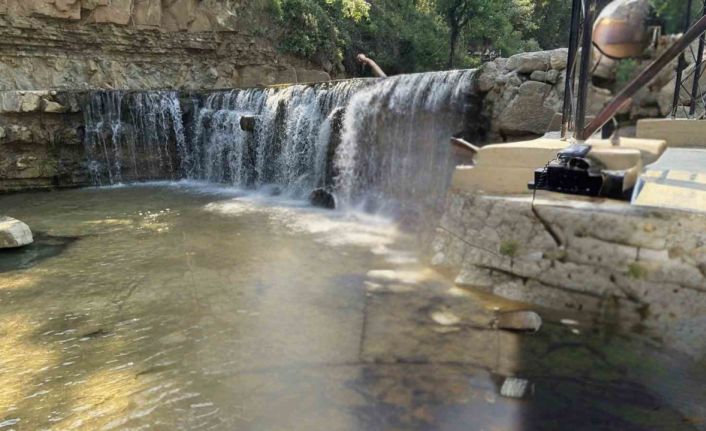 Serinlemek için girdiği parktaki suda hayatını kaybetti